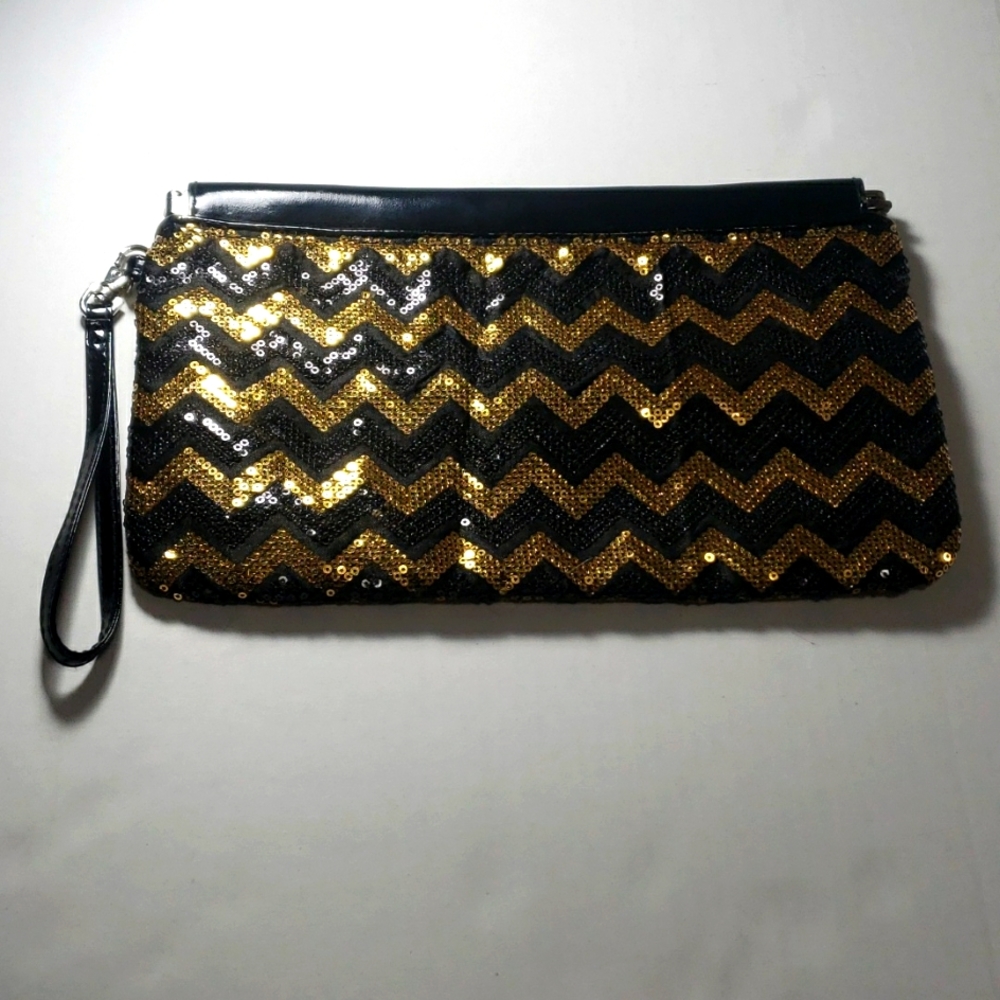 CHARMING CHARLIE SEQUIN BAG.